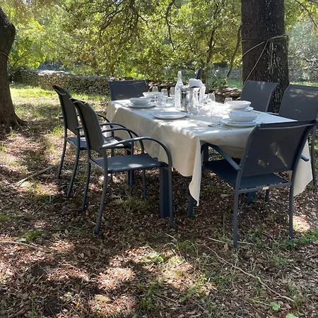 Villa Petite T1 Florent Corse Sur Magnifique Terrain Arboré 5 Minutes Des Plages Et Du Port De Plaisance *